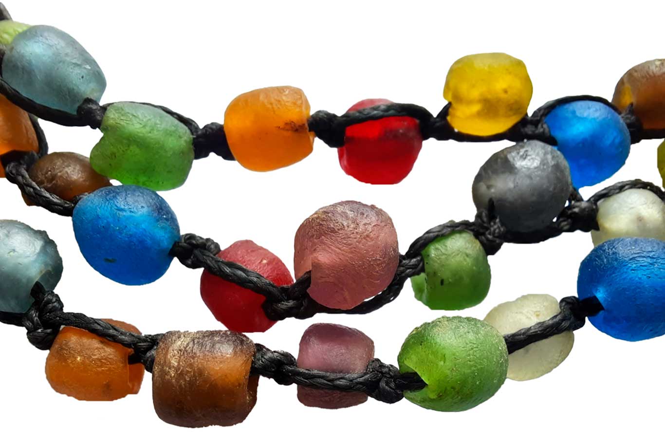 Collier multichaîne en perles multicolor de verre recyclé